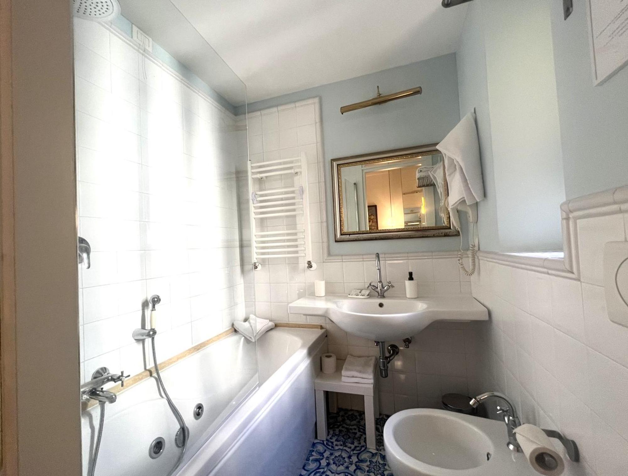 Interno Roma Hotel Exterior photo
