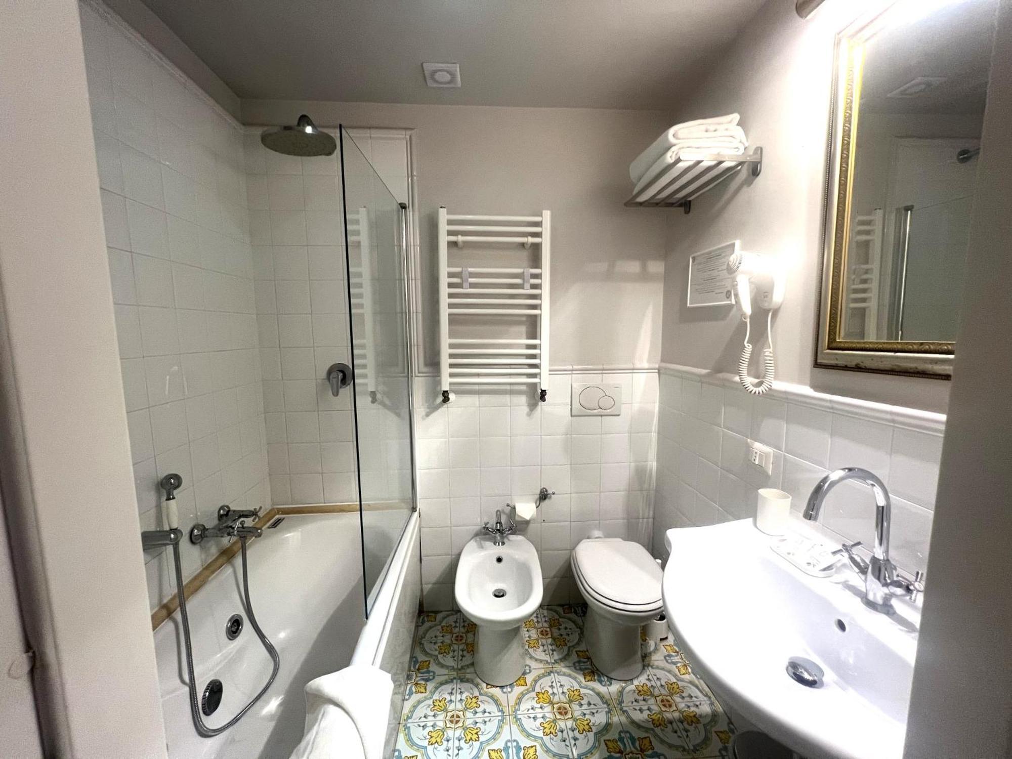 Interno Roma Hotel Exterior photo