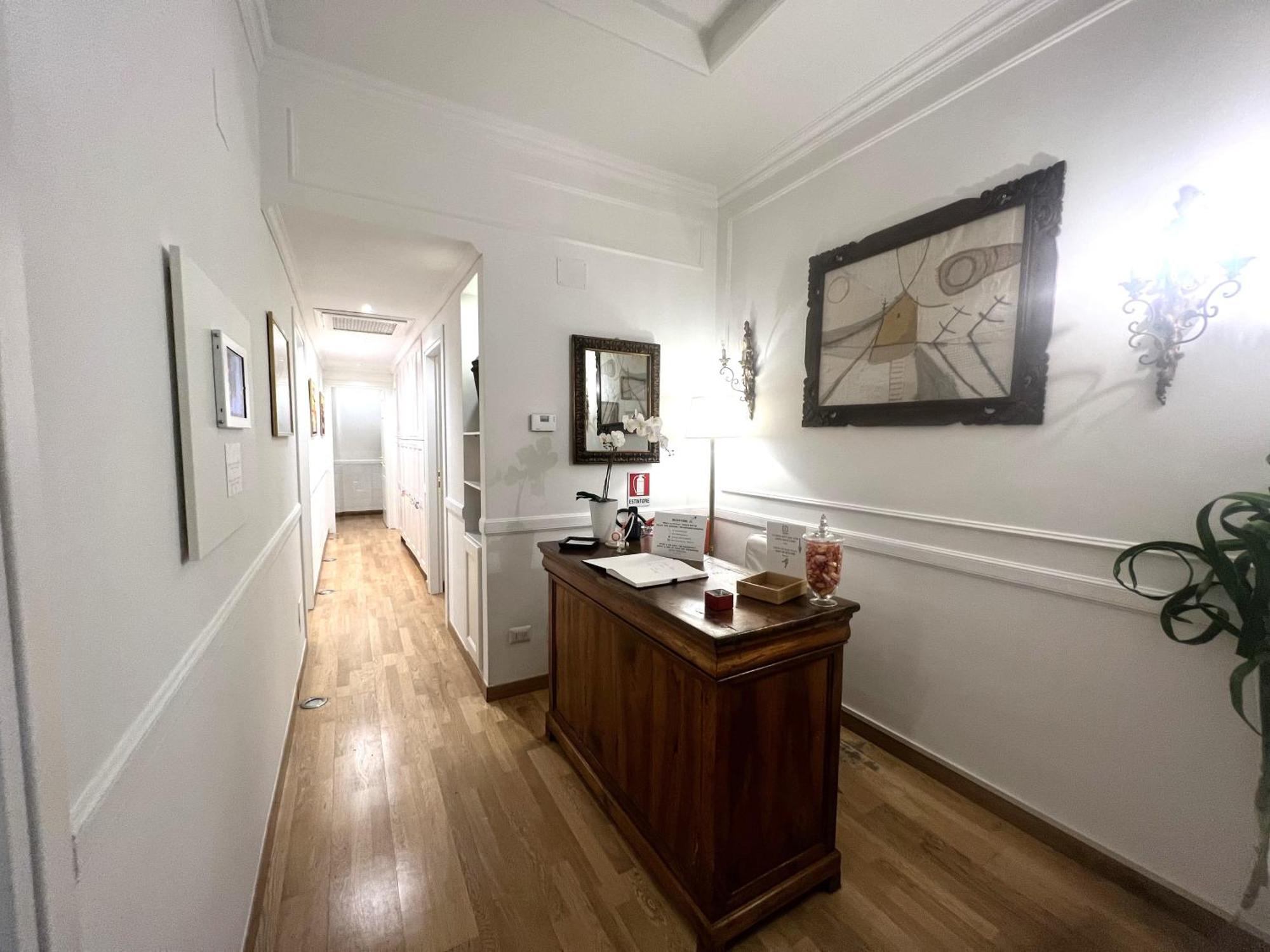 Interno Roma Hotel Exterior photo