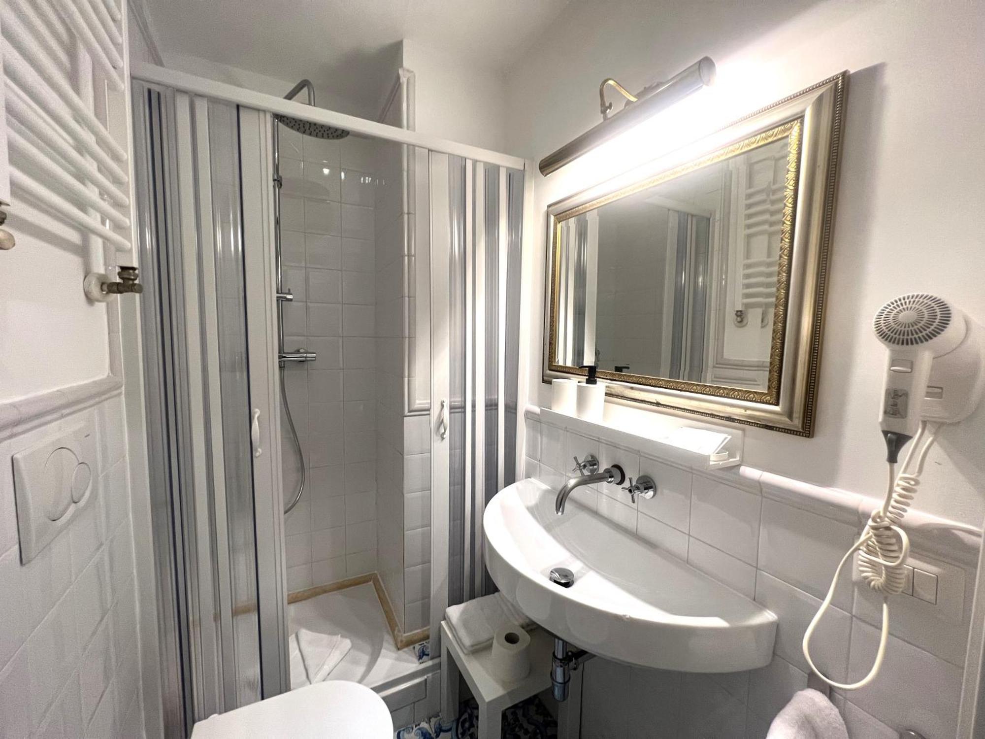 Interno Roma Hotel Exterior photo